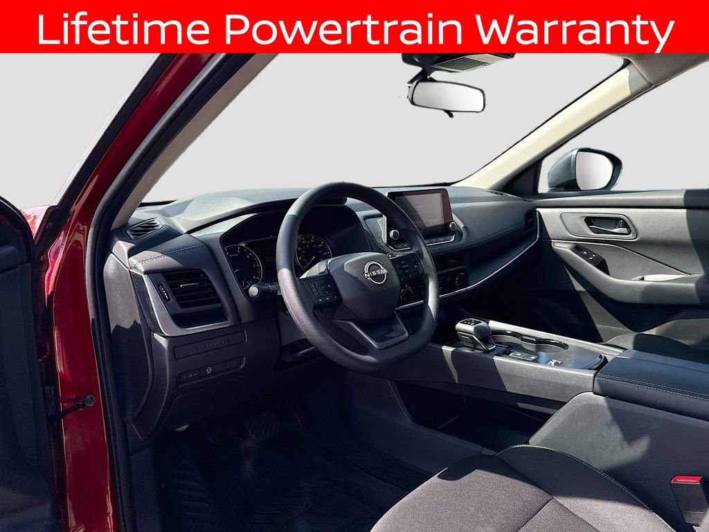 Used 2025 Nissan Rogue S image 8