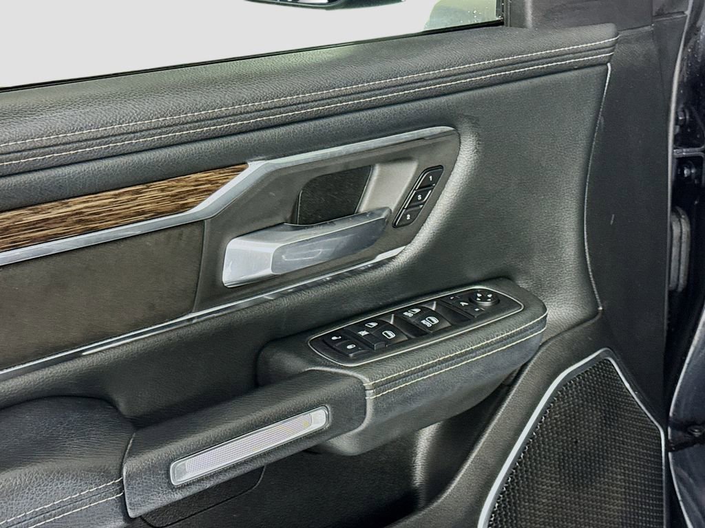 Used 2019 RAM 1500 Laramie AWD/4WD image 19