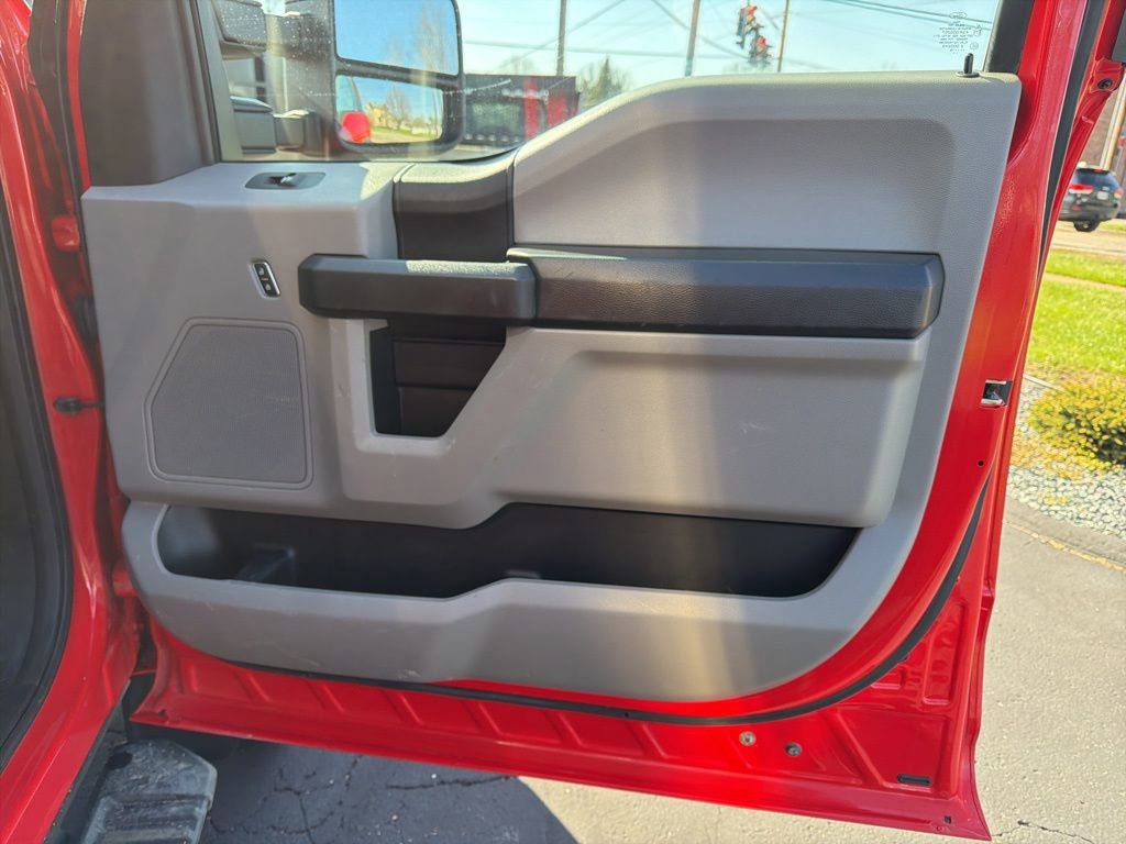 Used 2018 Ford F550 4x4 Regular Cab Super Duty image 16