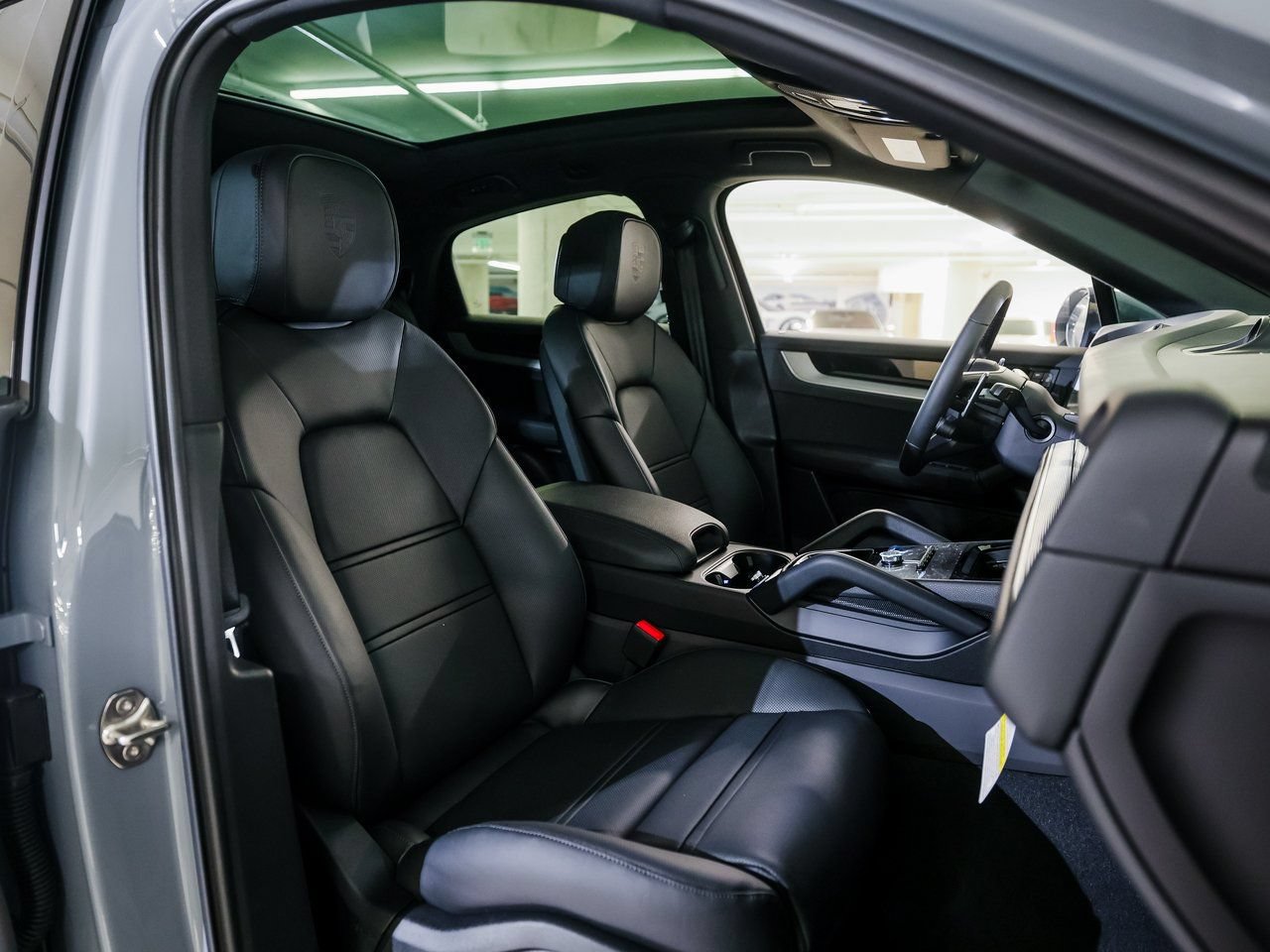New 2026 Porsche Cayenne Coupe AWD/4WD image 27