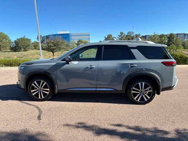 Used 2025 Nissan Pathfinder Platinum AWD/4WD image 4