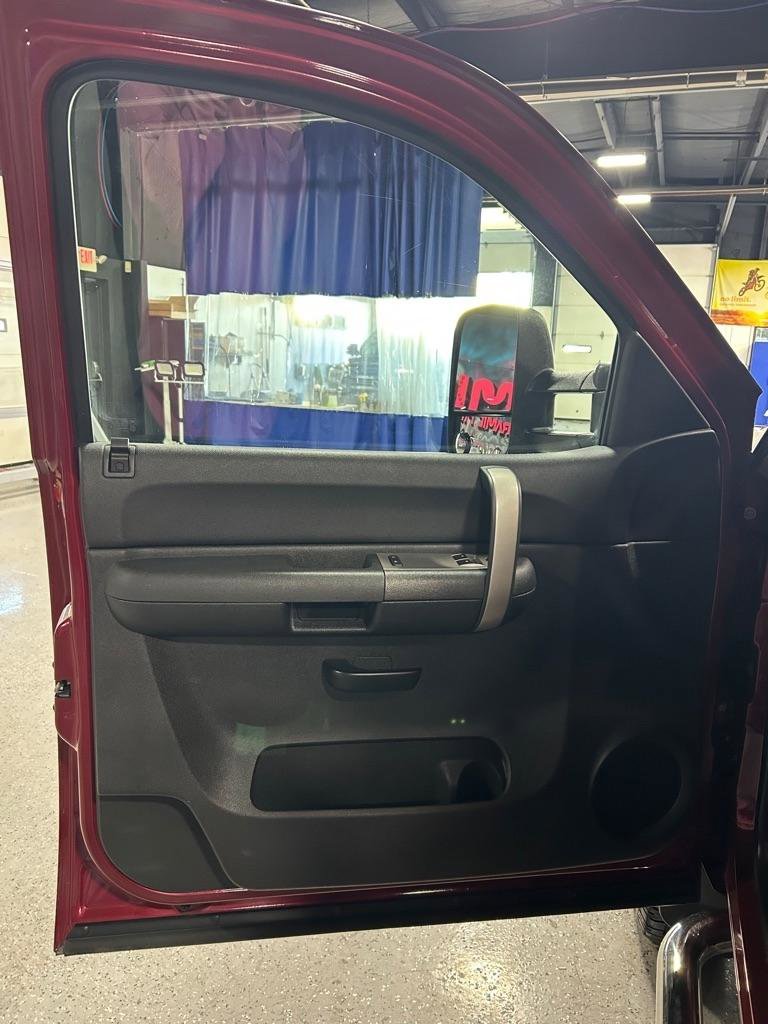 Used 2007 GMC Sierra 2500 SLE w/ Z71 Off-Road Package image 14