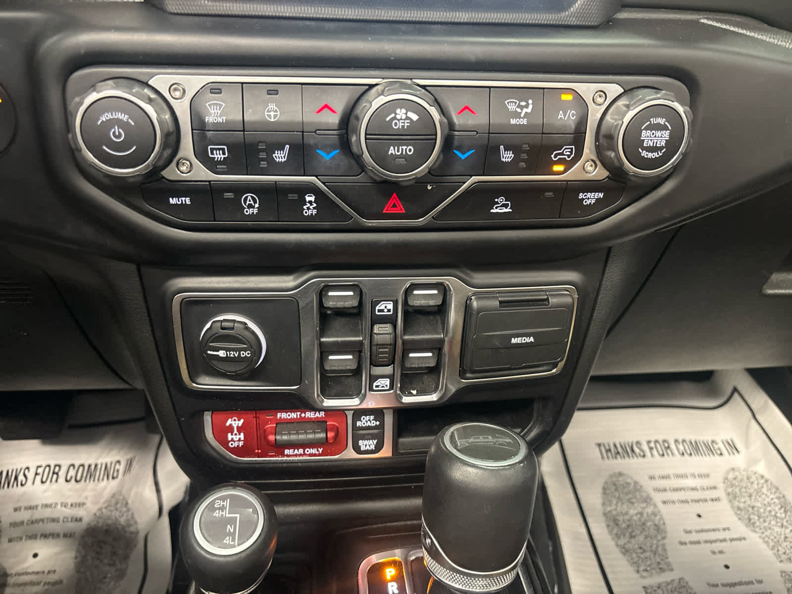 Used 2022 Jeep Gladiator Rubicon w/ Cold Weather Group image 30