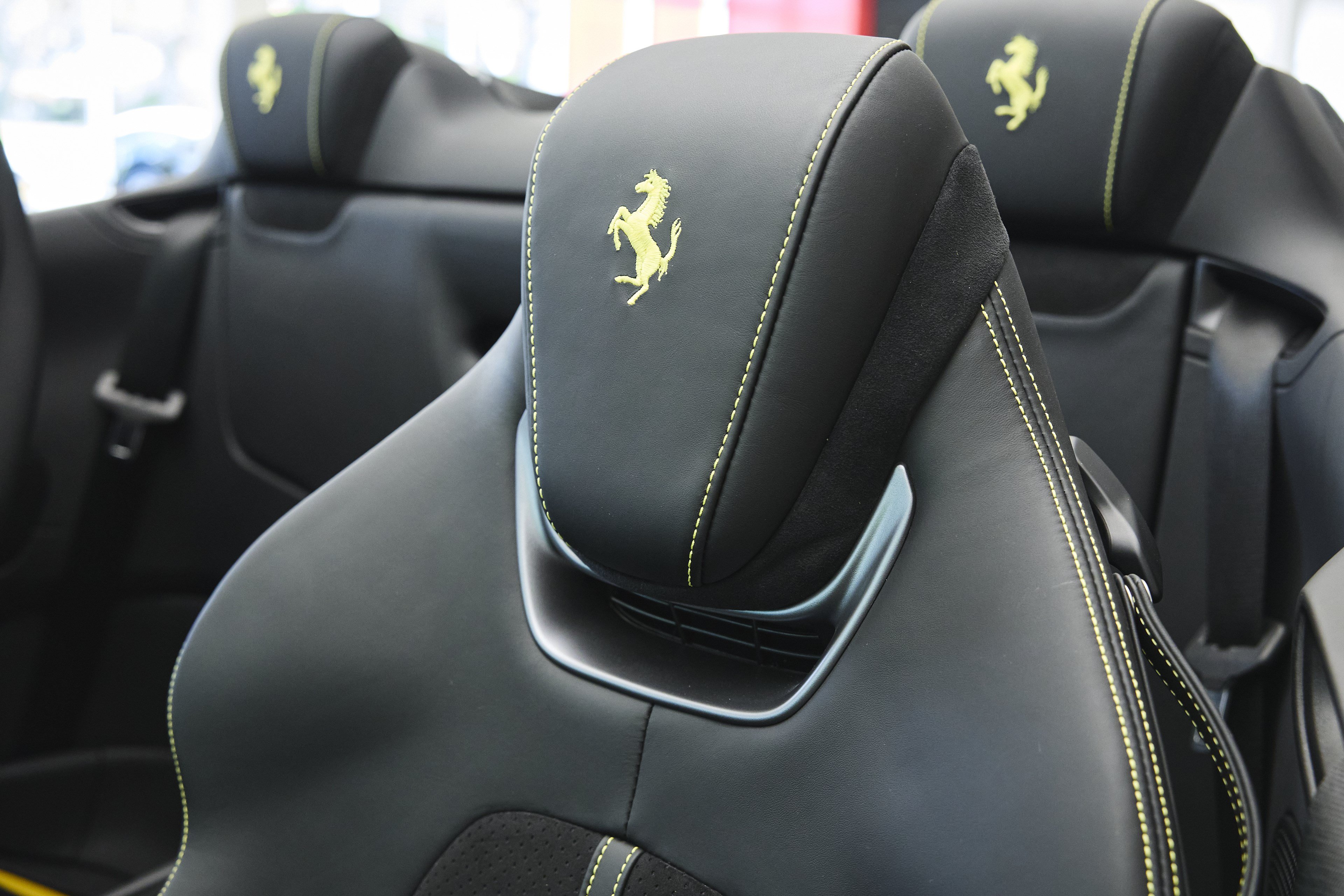 Used 2025 Ferrari Roma Spider RWD image 54