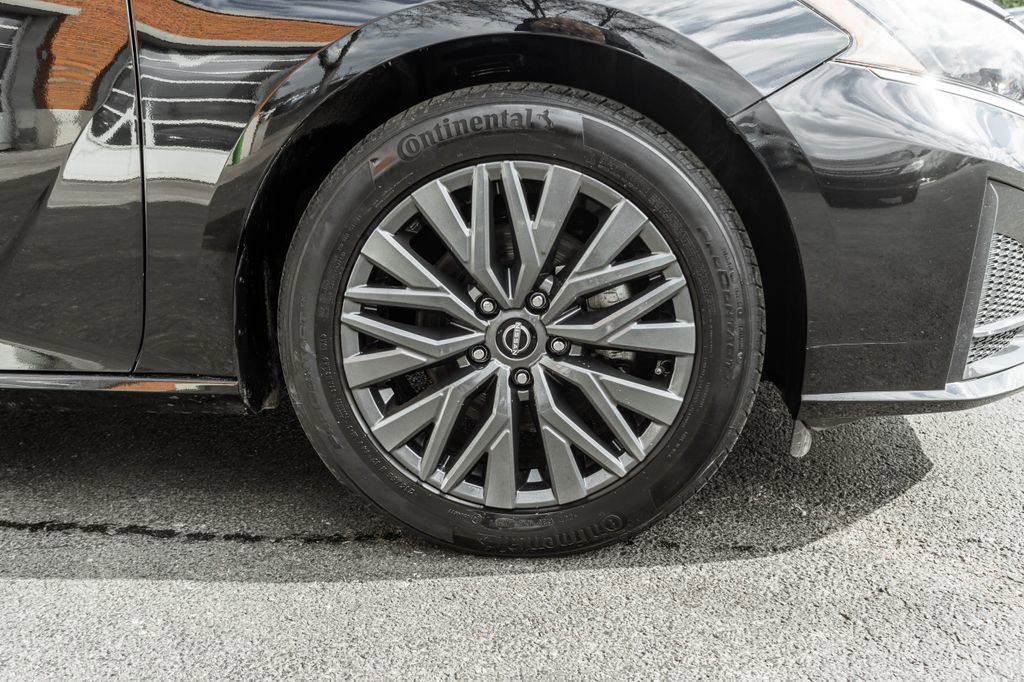 Used 2024 Nissan Altima 2.5 SV image 4