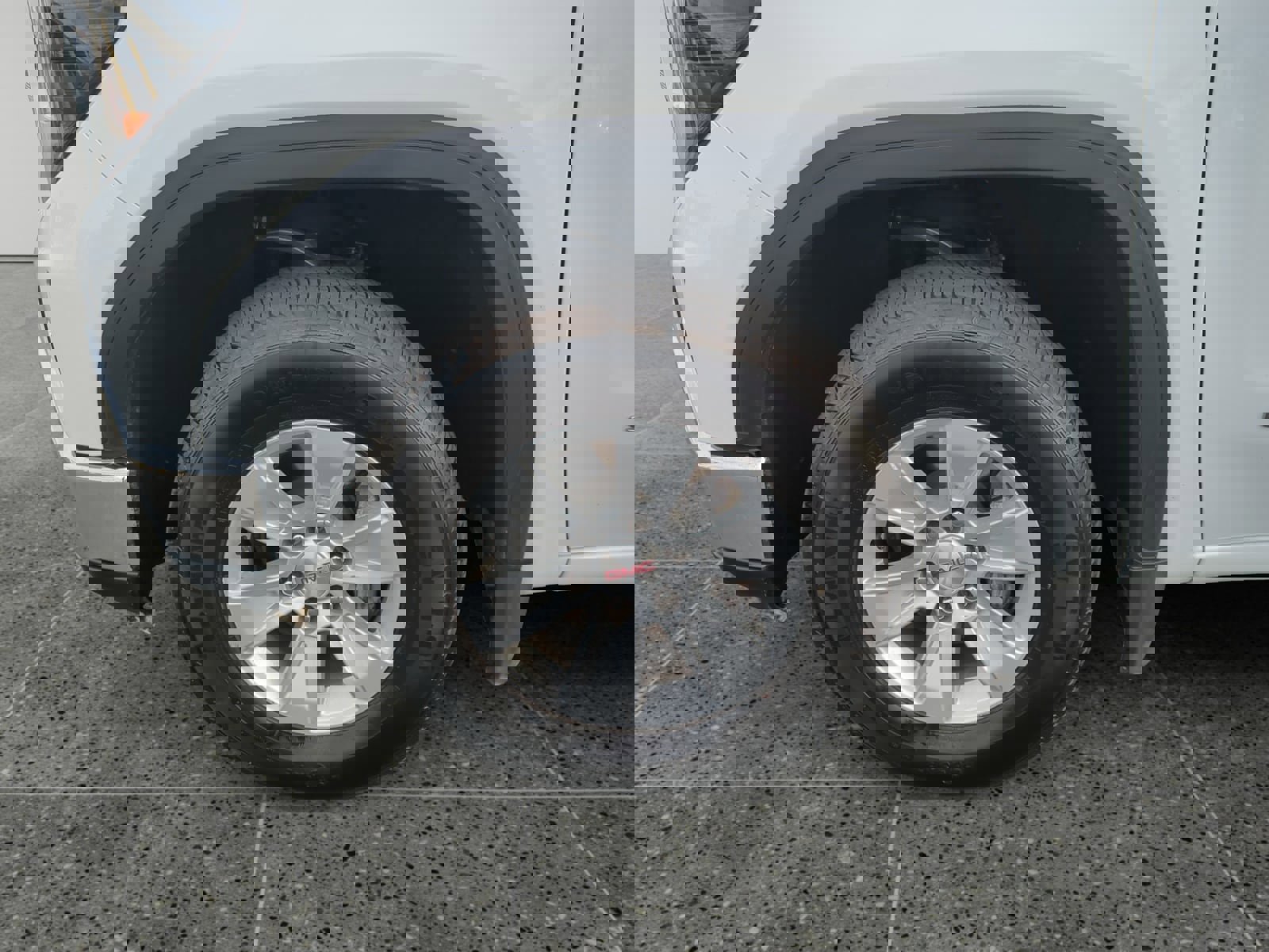 Used 2024 GMC Sierra 1500 SLE image 14