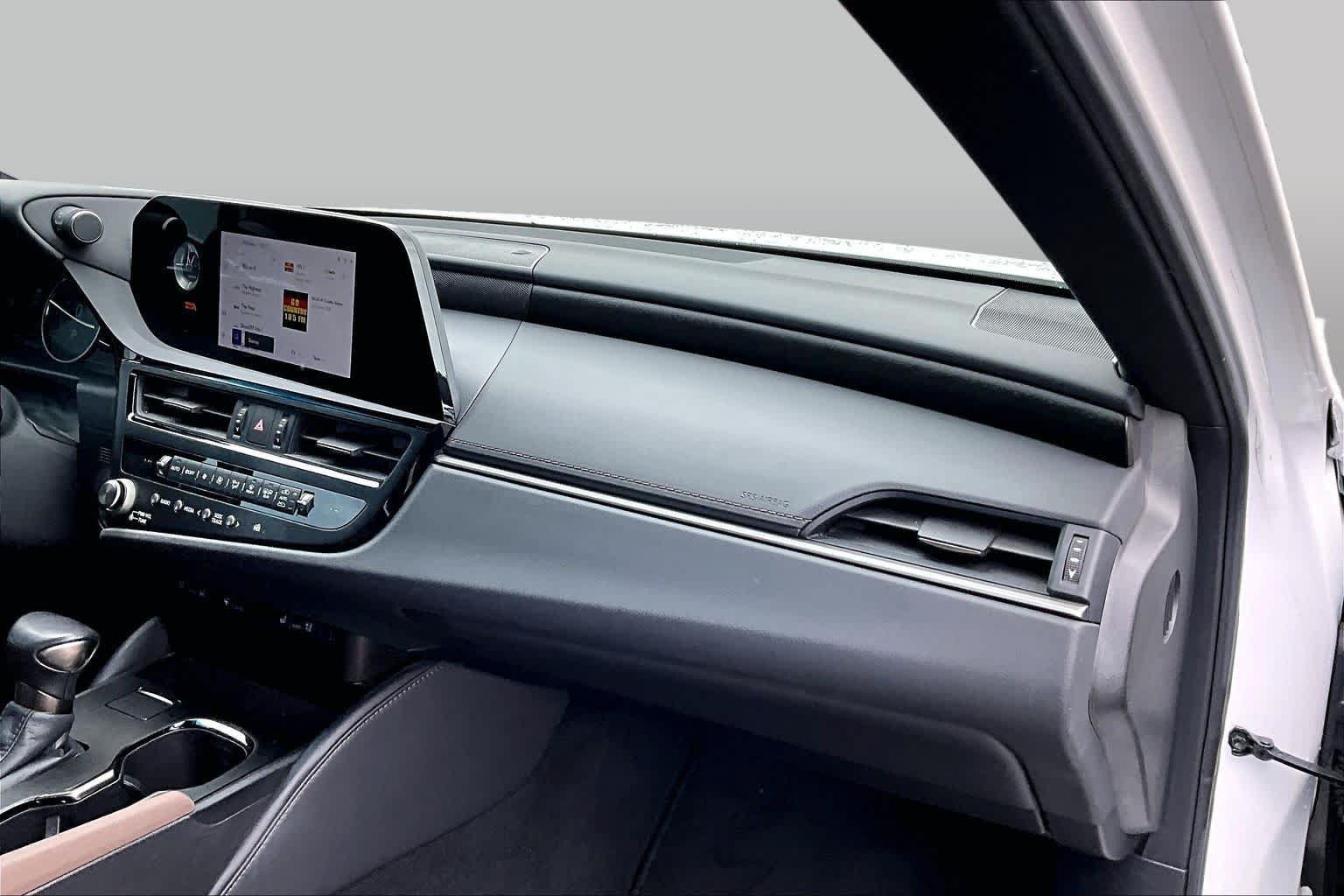 Used 2025 Lexus ES 300h w/ Premium Package FWD image 19