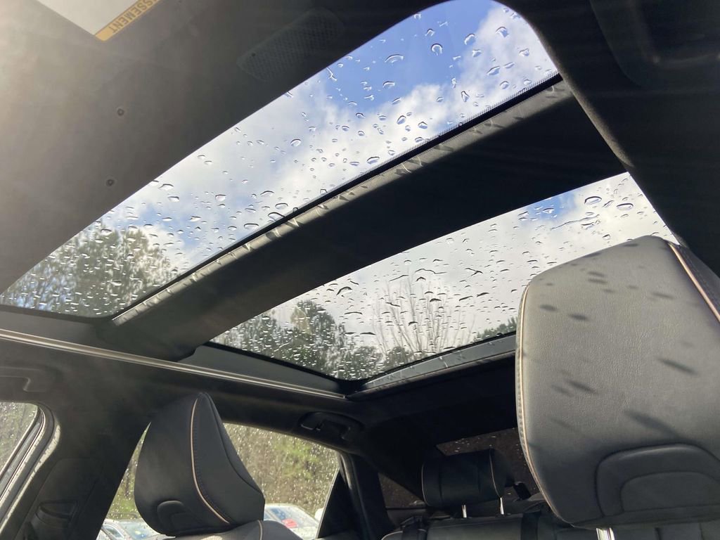 Used 2023 Toyota Crown Limited image 24