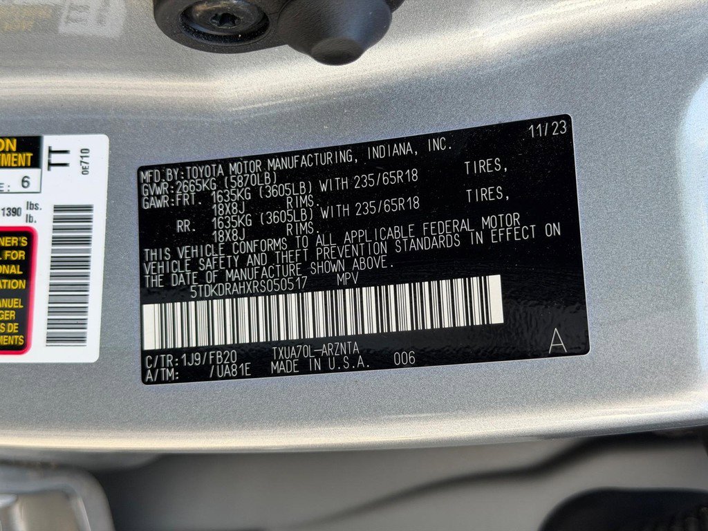 Used 2024 Toyota Highlander LE FWD image 24