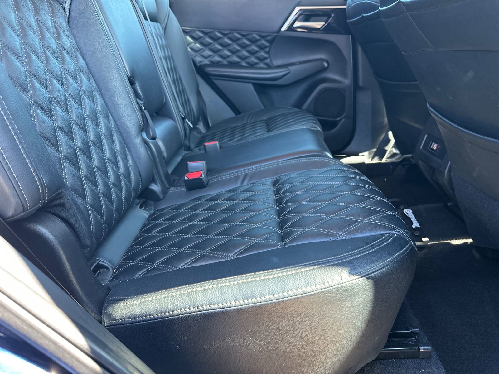 Used 2022 Mitsubishi Outlander SEL image 15