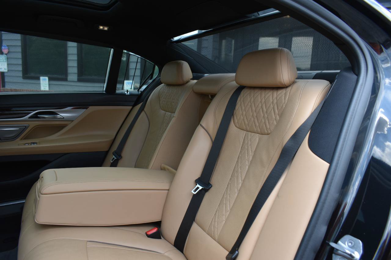 Used 2019 BMW 750i w/ Executive Package RWD image 27