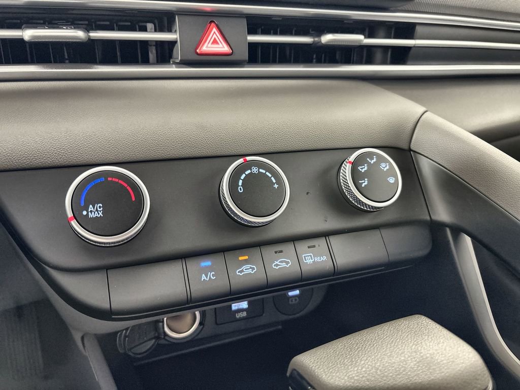 New 2026 Hyundai Elantra SE FWD image 16