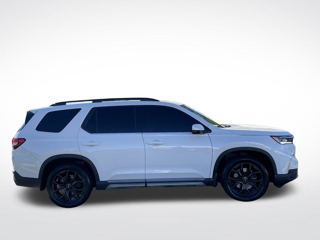 Certified 2025 Honda Pilot Touring image 7