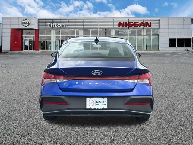 Used 2024 Hyundai Elantra SEL FWD image 6