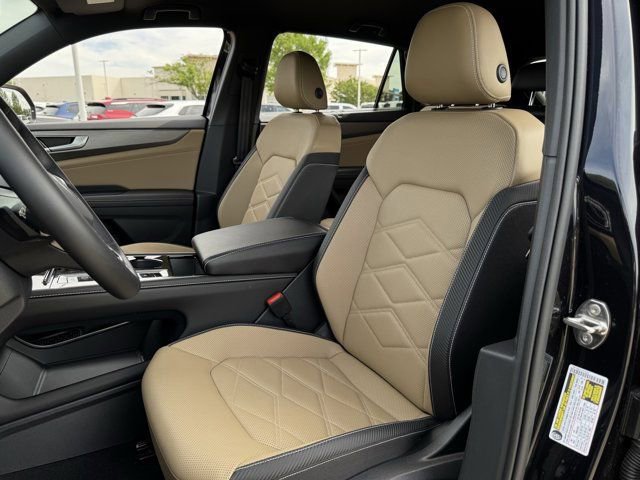 Used 2025 Volkswagen Atlas Cross Sport SE AWD/4WD image 27