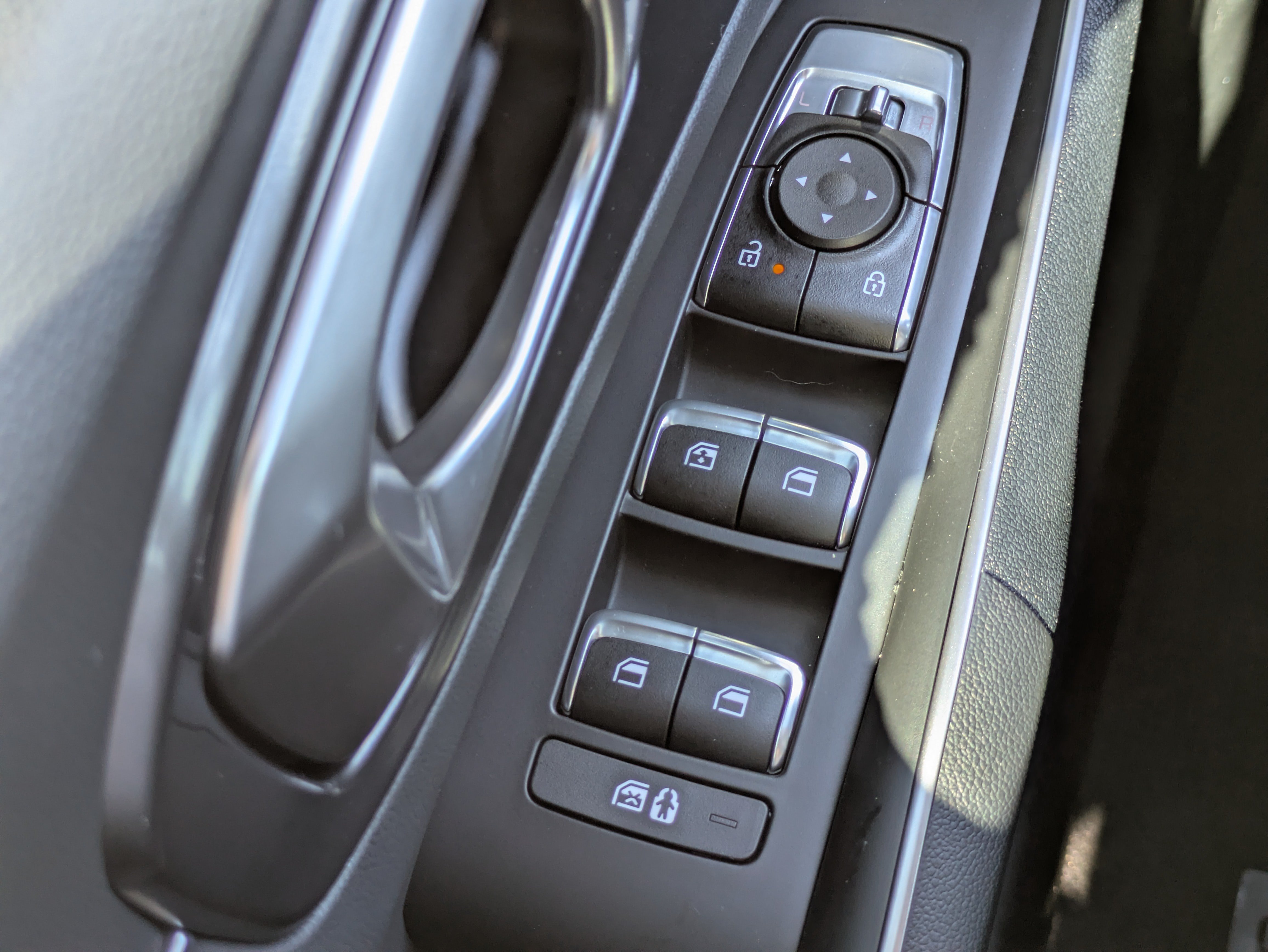Certified 2025 Kia Sorento LX FWD image 21