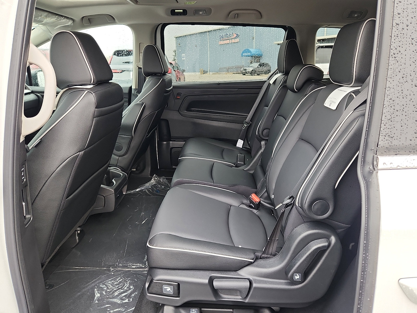 New 2026 Honda Odyssey Touring image 6