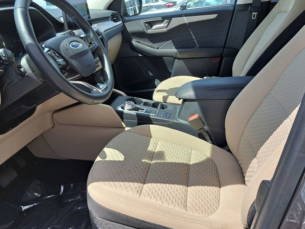 Used 2021 Ford Escape SE w/ Convenience Package FWD image 12