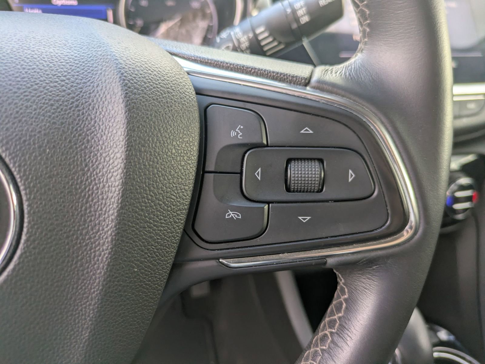 Used 2022 Buick Encore GX Select image 18