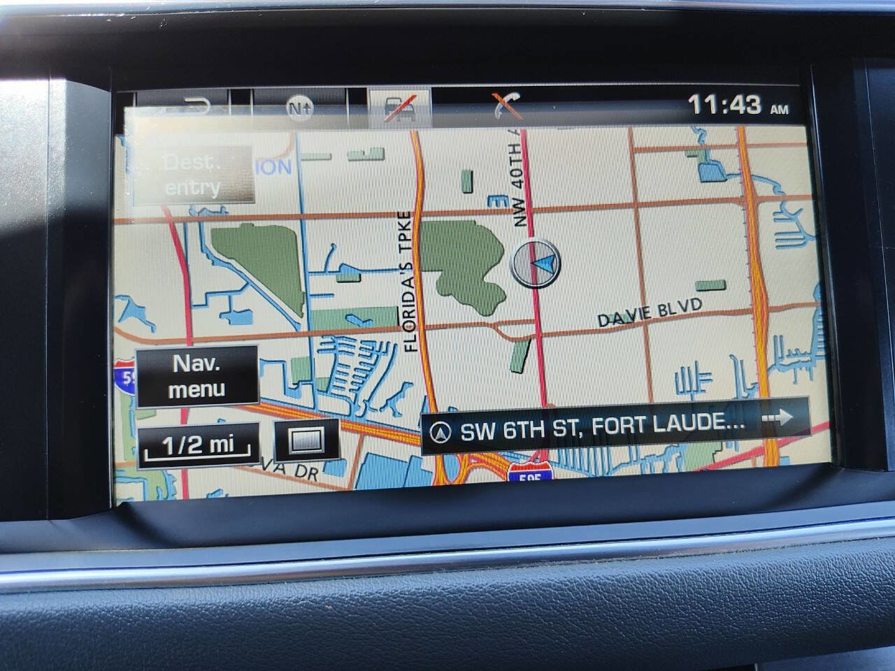 Used 2015 Land Rover Range Rover Sport SE image 37