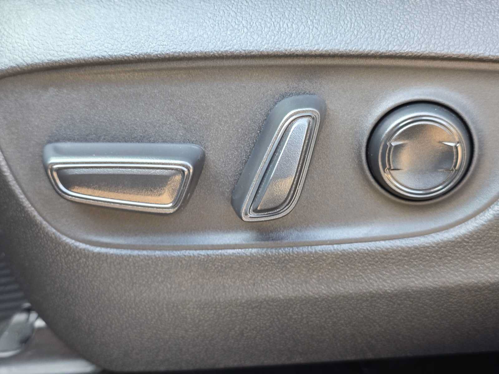 Used 2025 Toyota Grand Highlander AWD Hybrid image 23