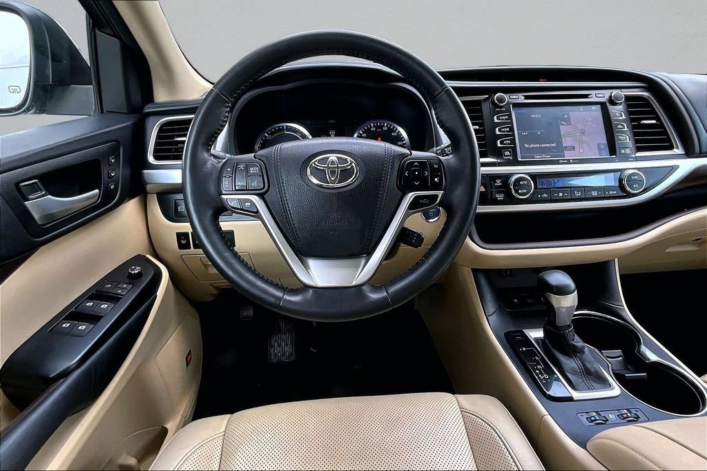 Used 2015 Toyota Highlander Limited Platinum AWD/4WD image 9