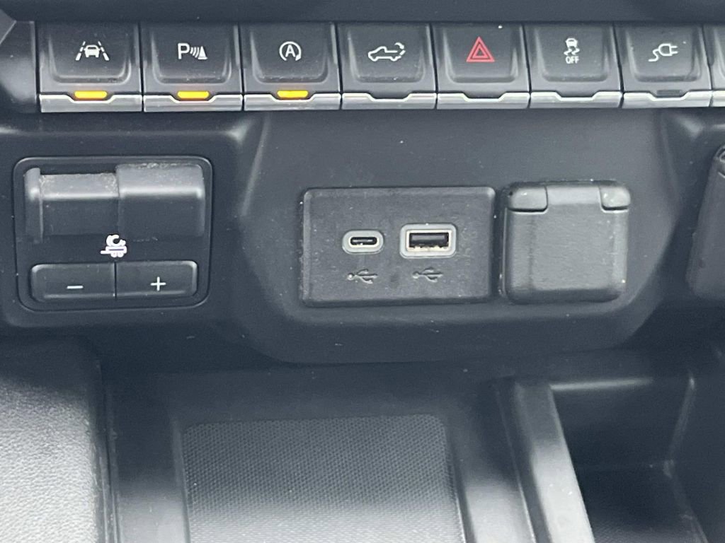 Used 2021 GMC Sierra 1500 Denali w/ Driver Alert Package II image 32