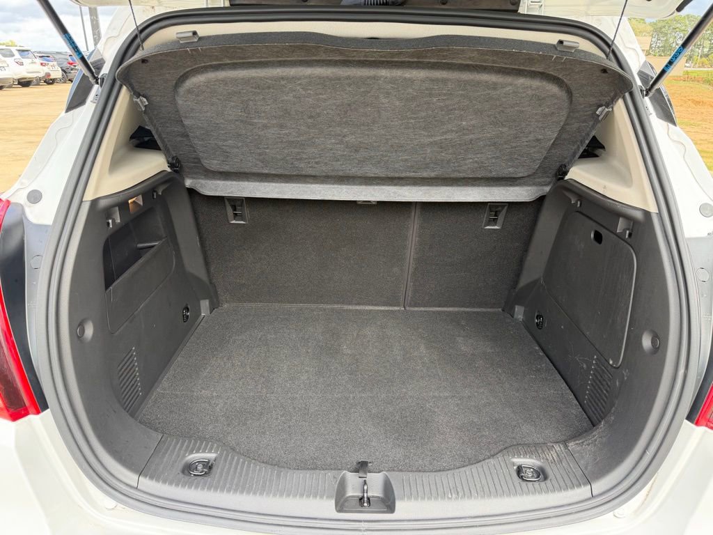 Used 2021 Buick Encore Preferred image 10