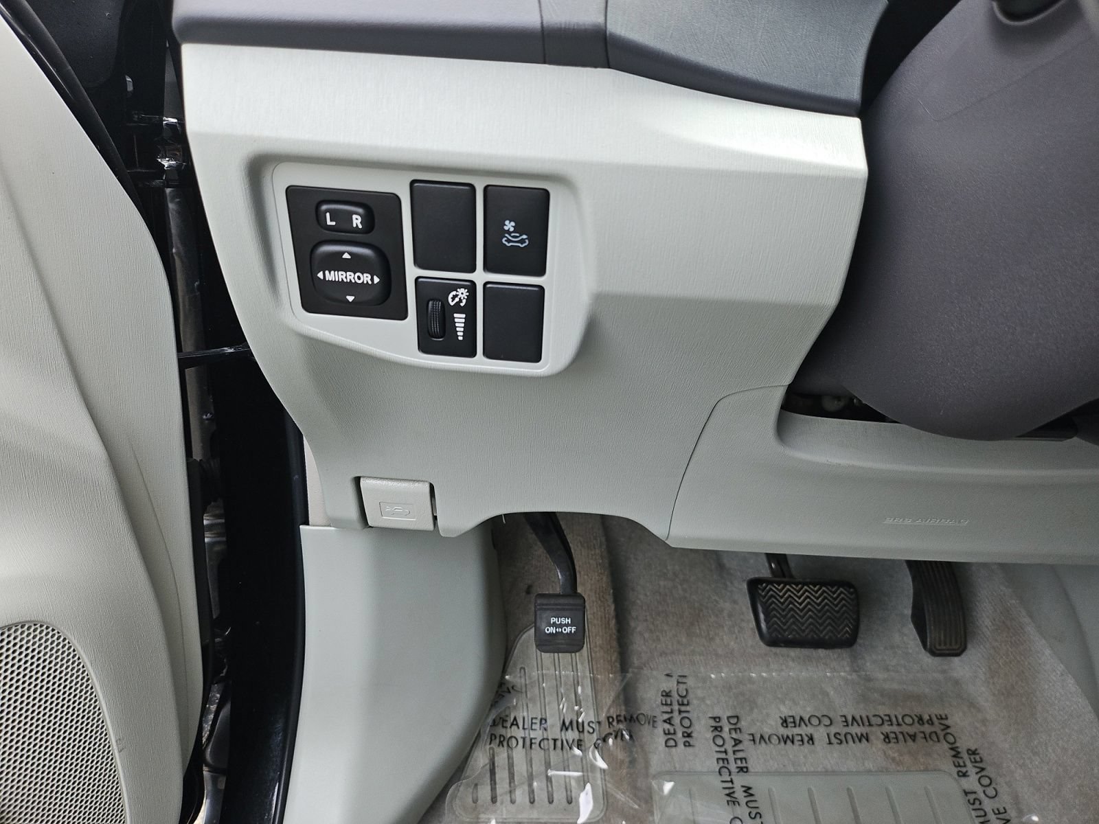 Used 2010 Toyota Prius Four w/ Solar Roof Pkg FWD image 23