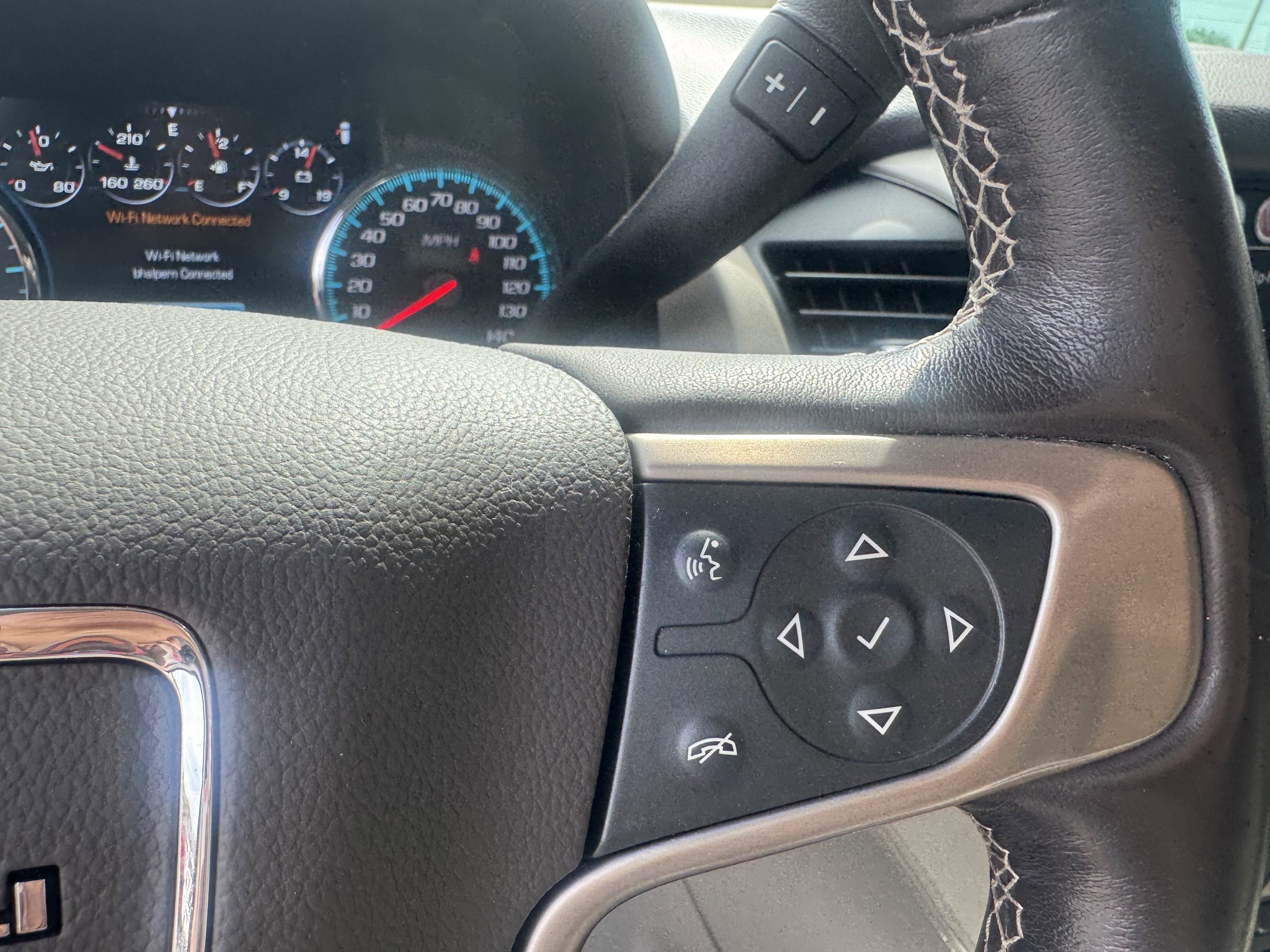 Used 2020 GMC Yukon Denali w/ Open Road Package RWD image 14