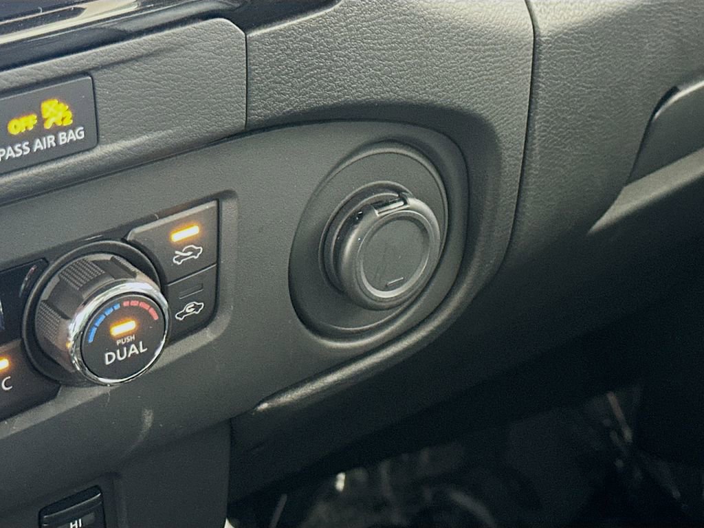 Used 2024 Nissan Frontier SL w/ Technology Package image 30
