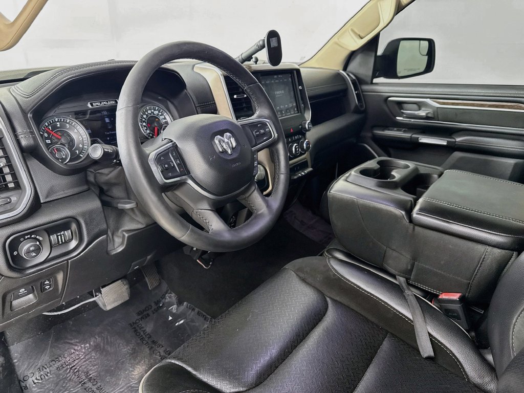 Used 2019 RAM 1500 Laramie AWD/4WD image 10