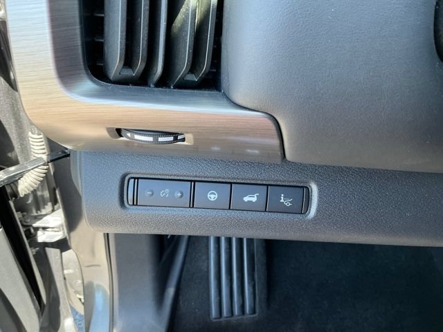 Used 2025 Nissan Pathfinder Platinum FWD image 22