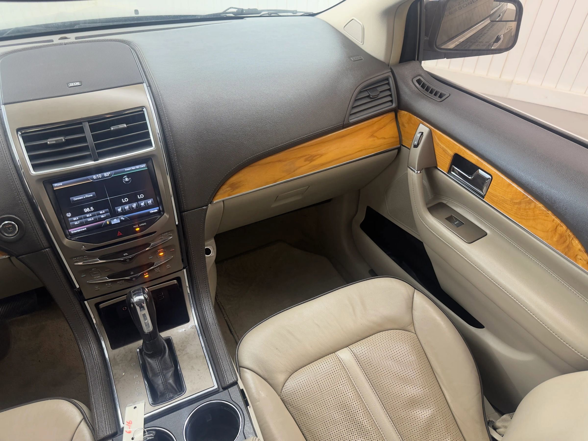 Used 2015 Lincoln MKX AWD w/ Equipment Group 102A image 16