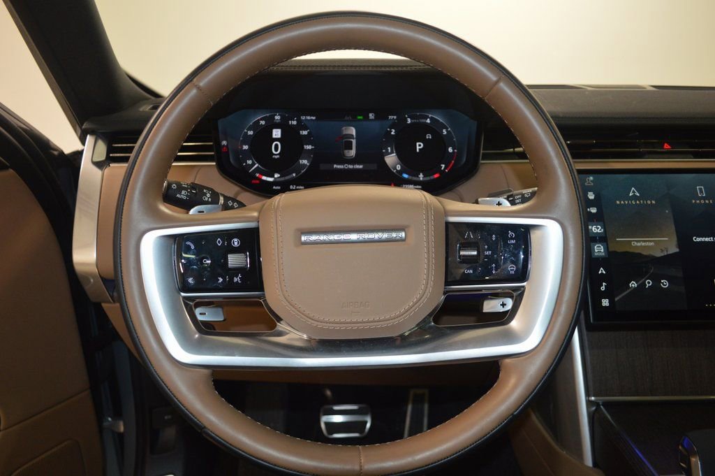 Used 2024 Land Rover Range Rover Long Wheelbase SE image 18