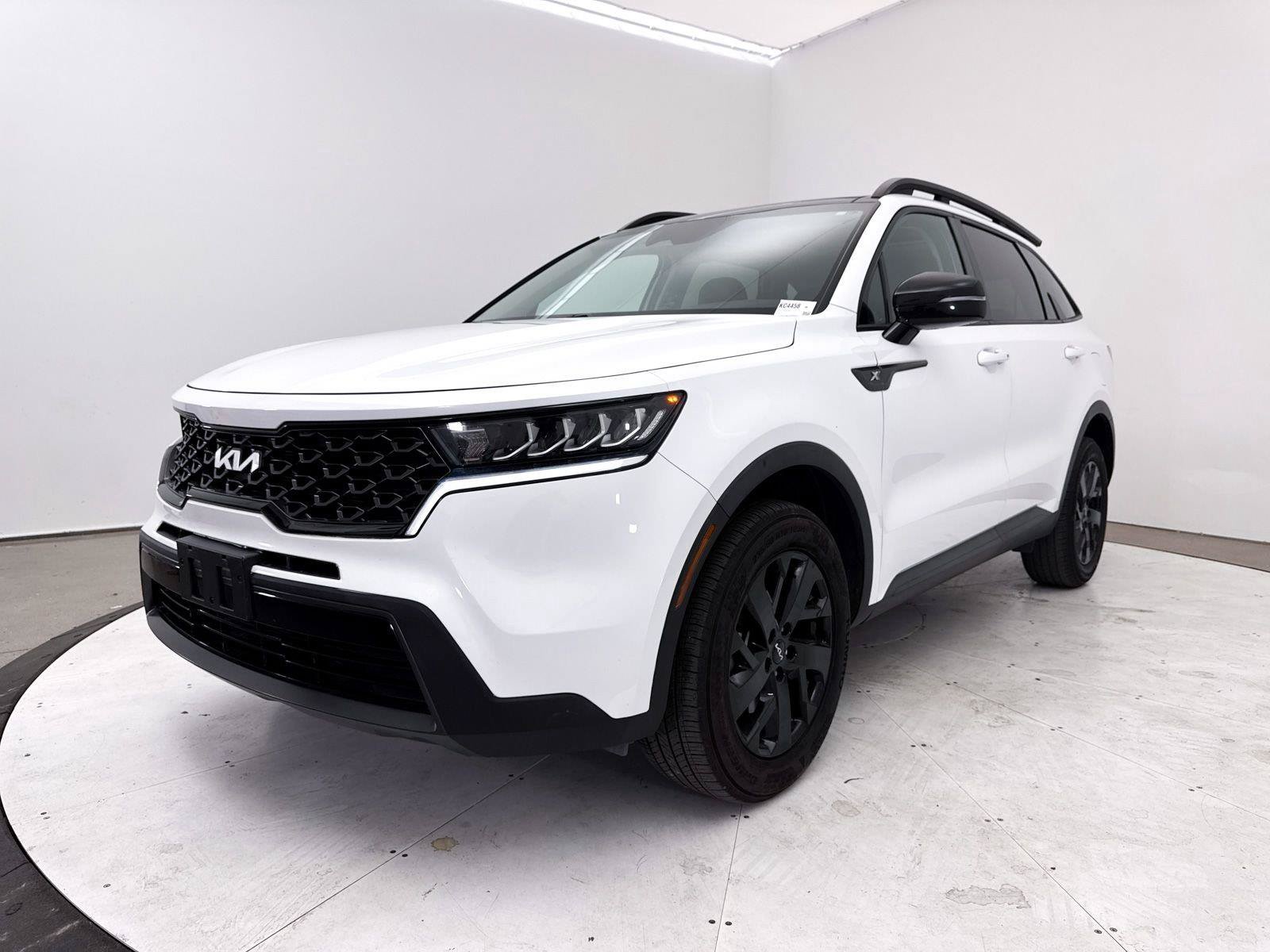 Certified 2022 Kia Sorento S w/ Panoramic Sunroof Package AWD/4WD image 15