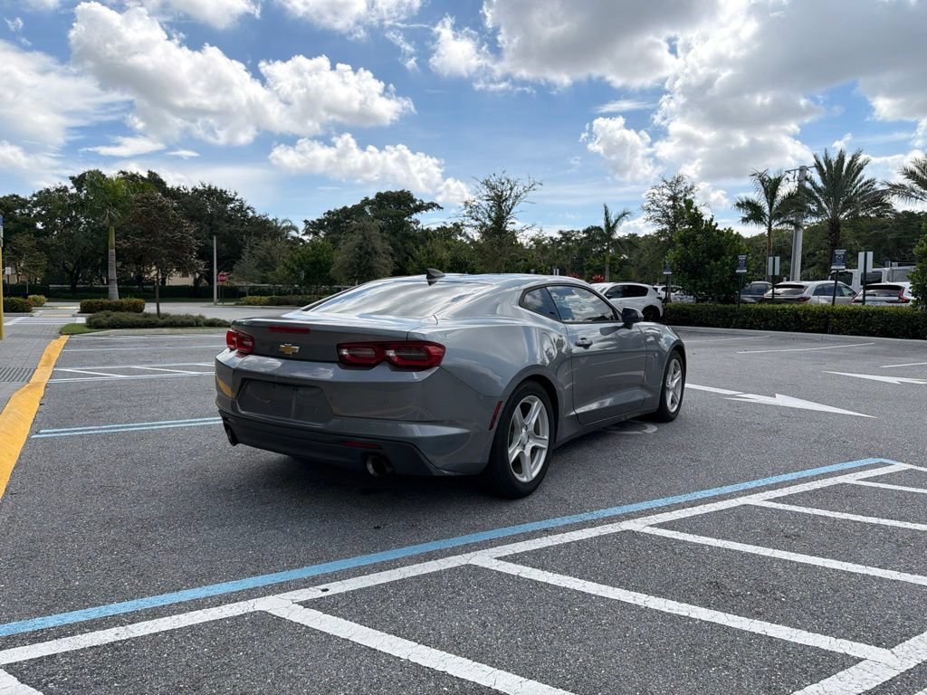 Used 2019 Chevrolet Camaro LT RWD image 5