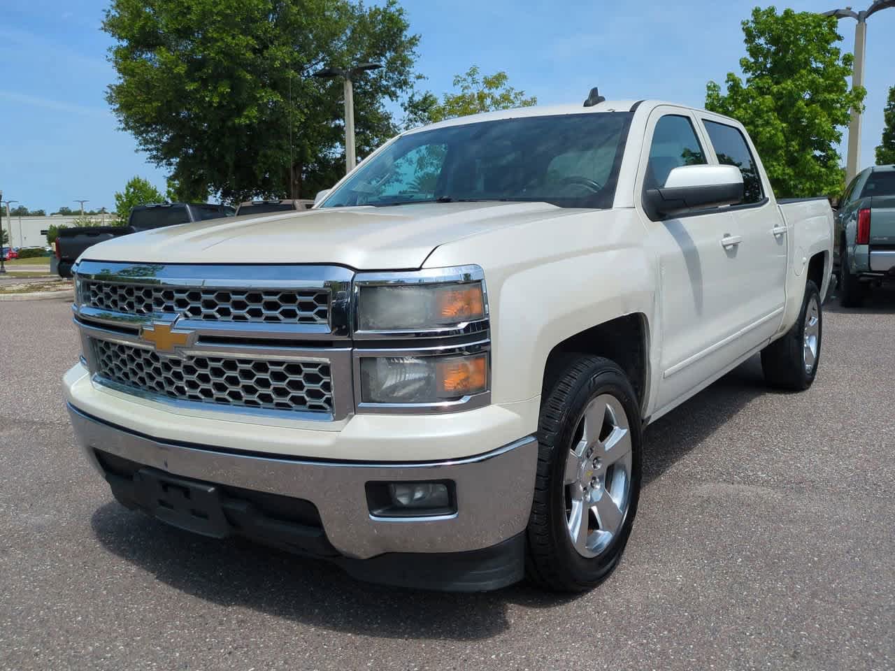 Used 2015 Chevrolet Silverado 1500 LT w/ Texas Edition, 1LT Trim RWD image 2