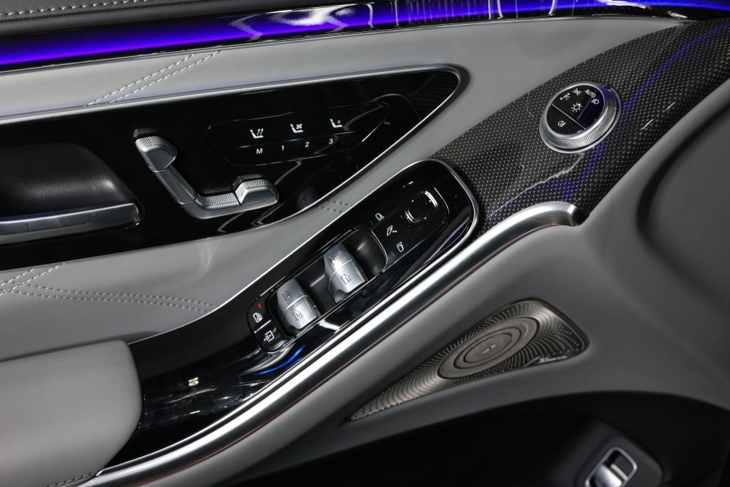 Used 2025 Mercedes-Benz S 63 AMG S image 39