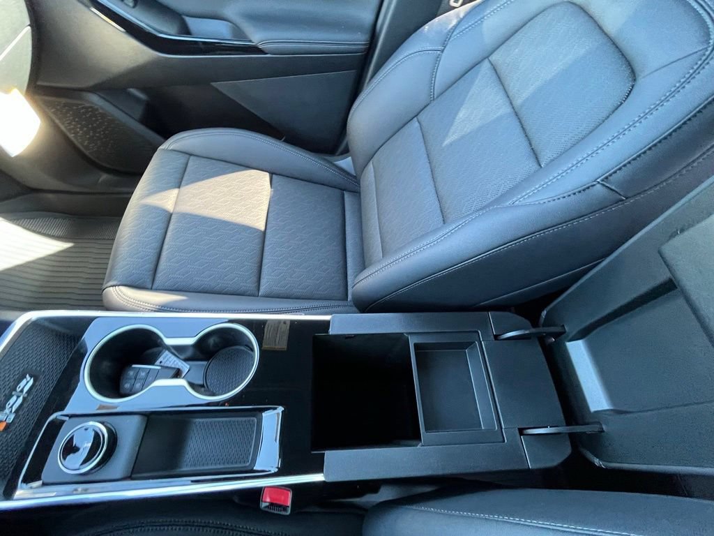 New 2026 Chevrolet Equinox LT w/ Convenience Package II FWD image 18