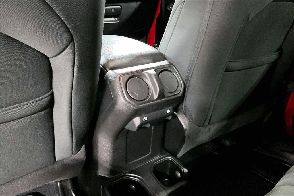 Used 2020 Jeep Gladiator Sport image 32