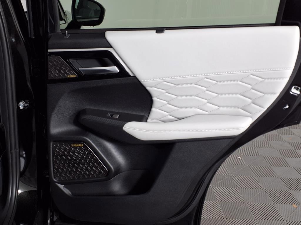 New 2025 Mitsubishi Outlander AWD image 10