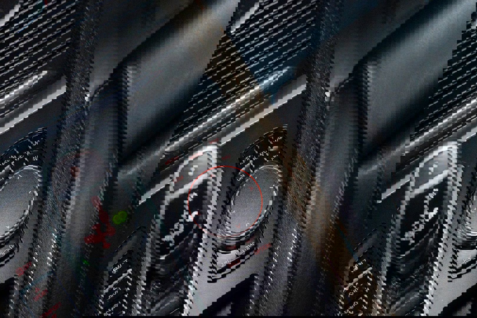 Used 2018 BMW X5 xDrive50i w/ M Sport Package image 57