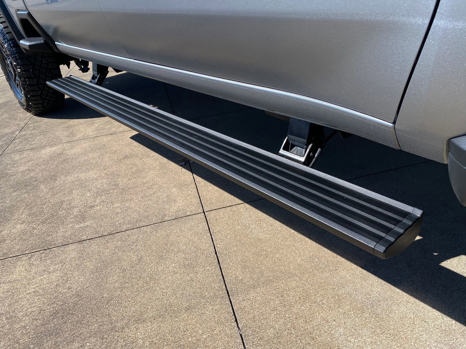 Used 2025 Chevrolet Silverado 2500 ZR2 w/ Technology Package image 9