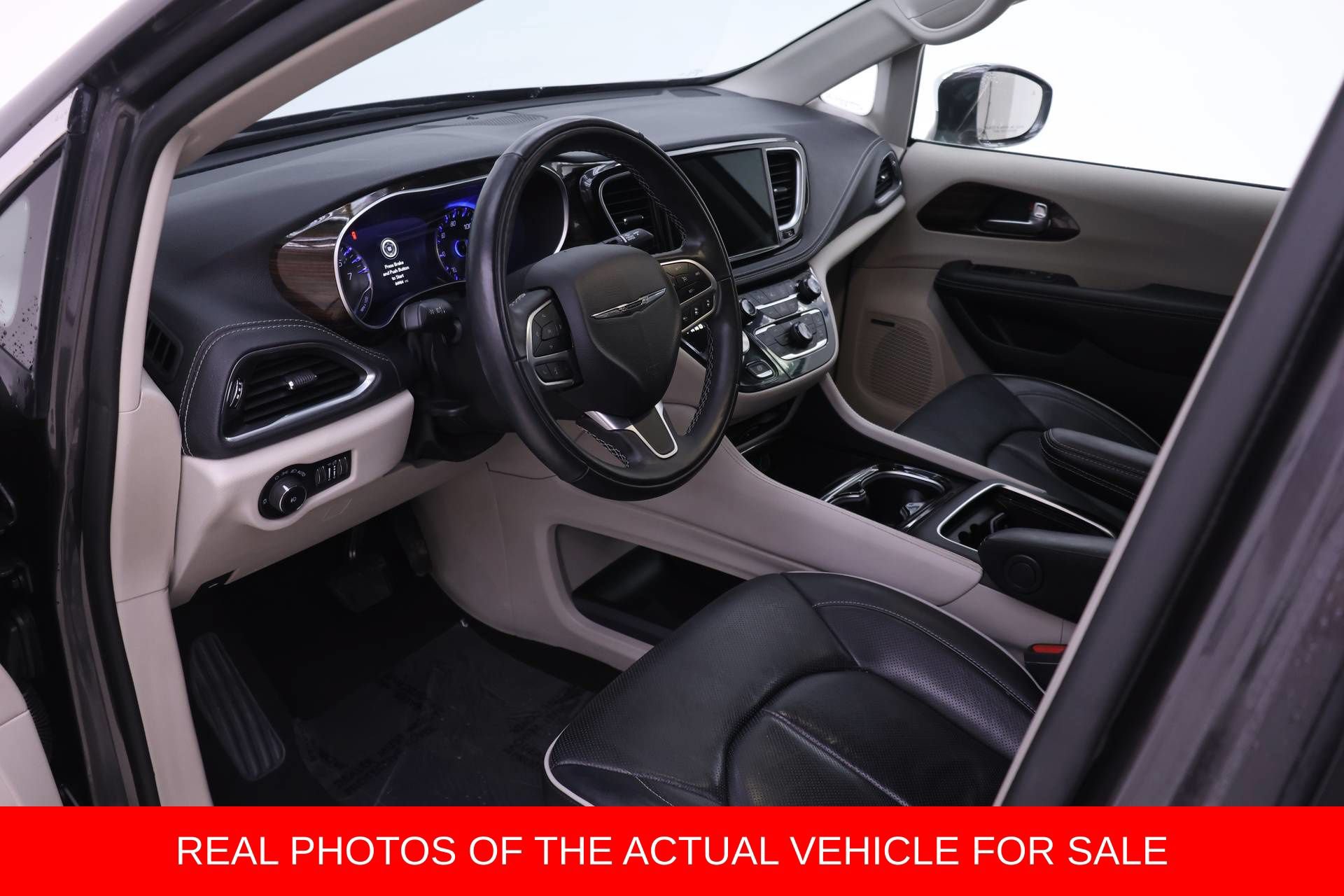 Used 2022 Chrysler Pacifica Limited w/ Uconnect Theater Family Group AWD/4WD image 3