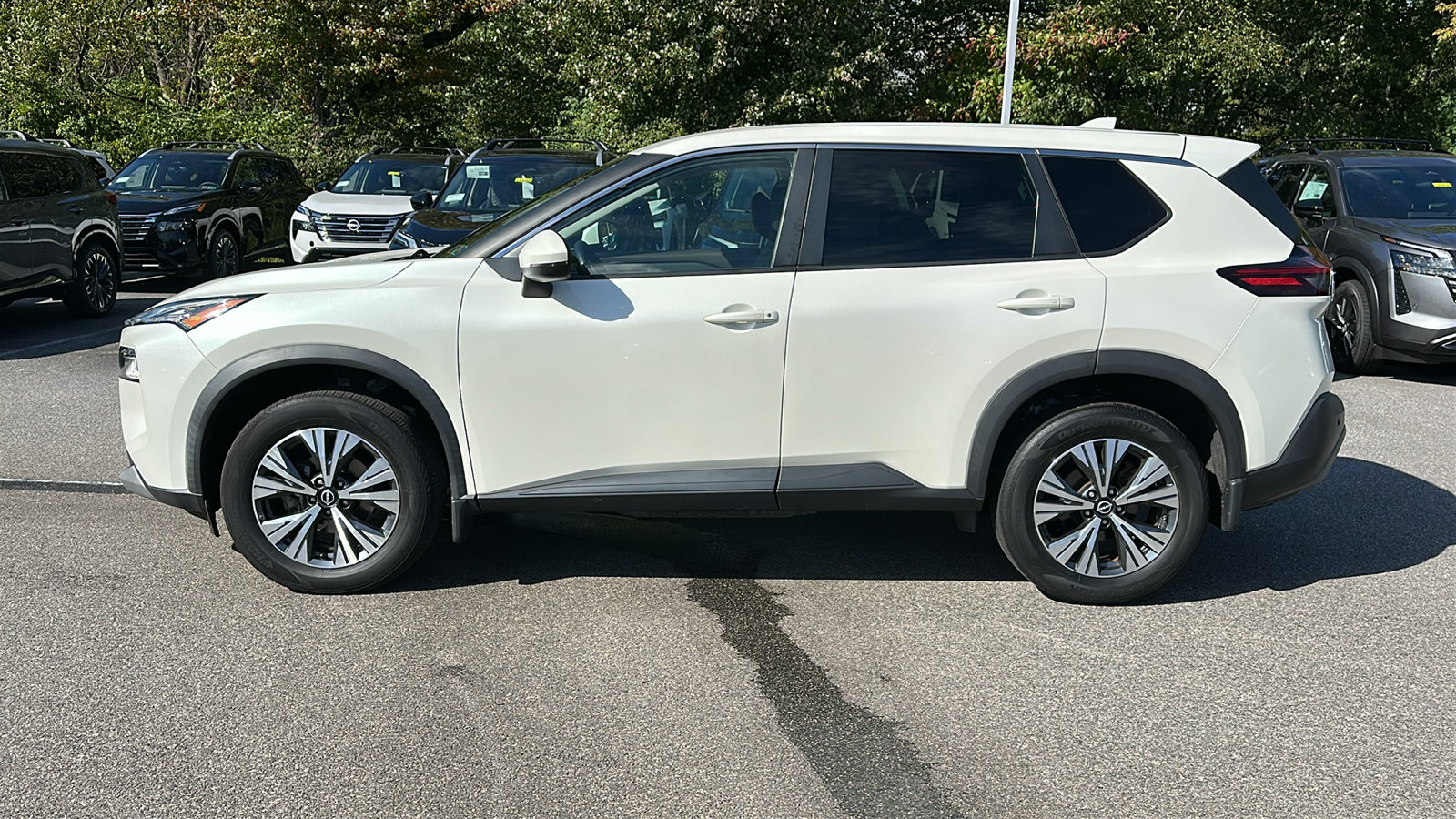 Used 2022 Nissan Rogue SV AWD/4WD image 26