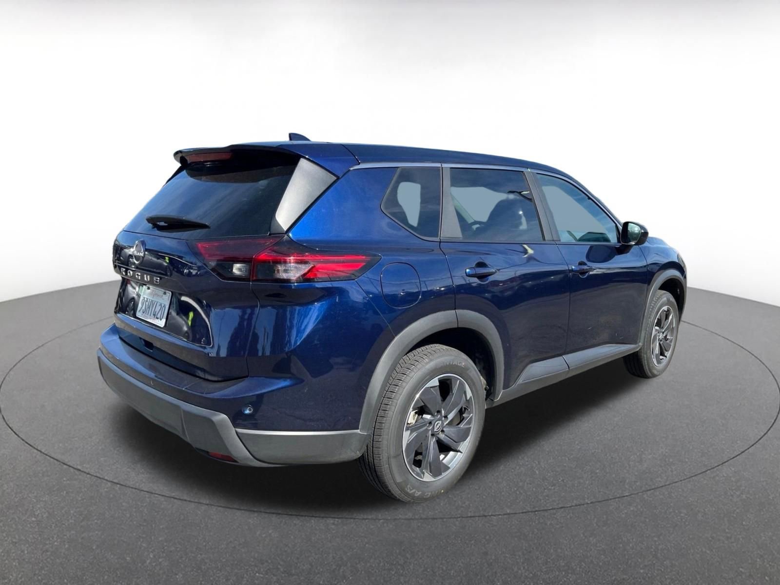 Used 2025 Nissan Rogue SV FWD image 7
