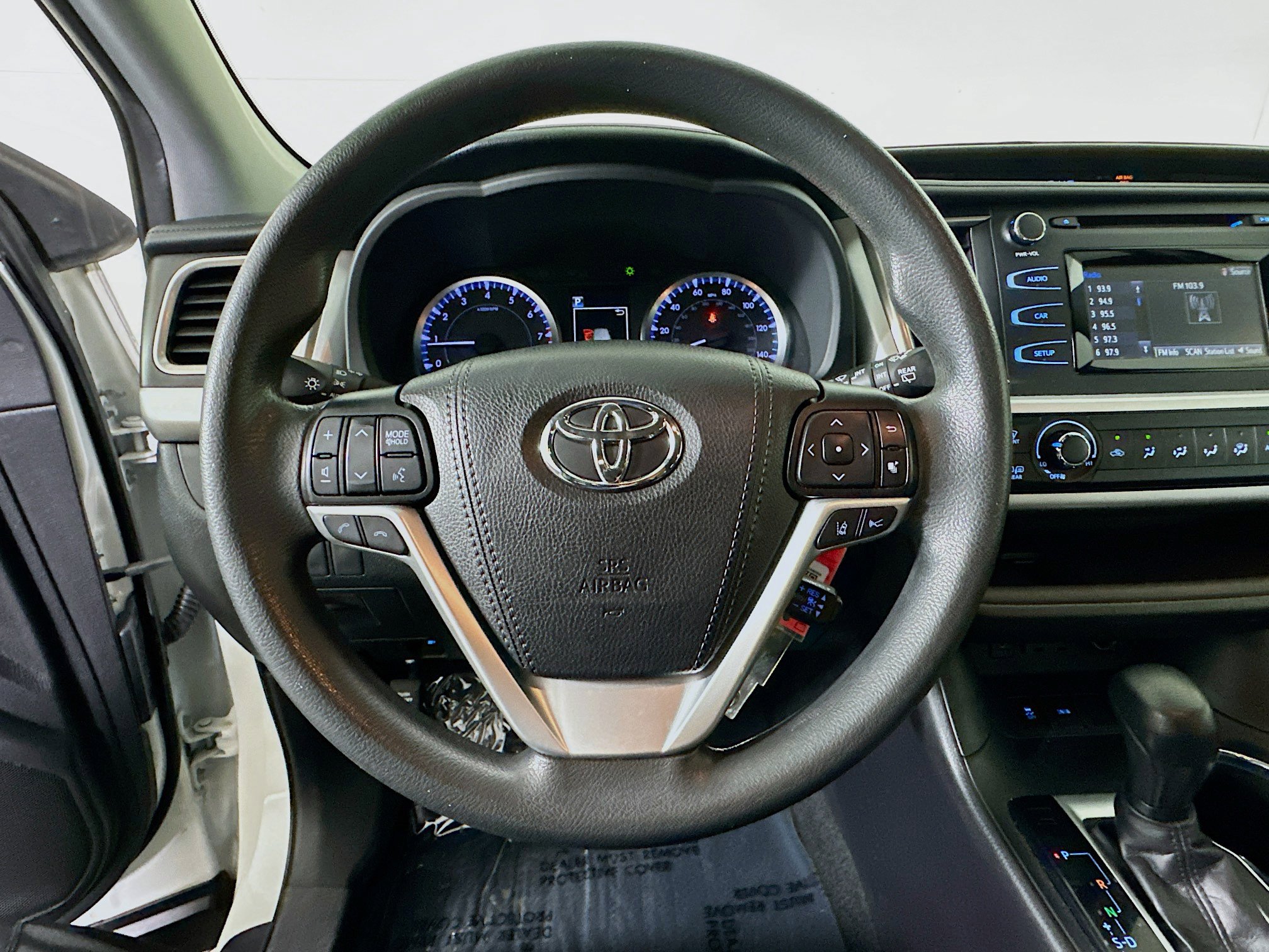 Used 2019 Toyota Highlander LE image 15