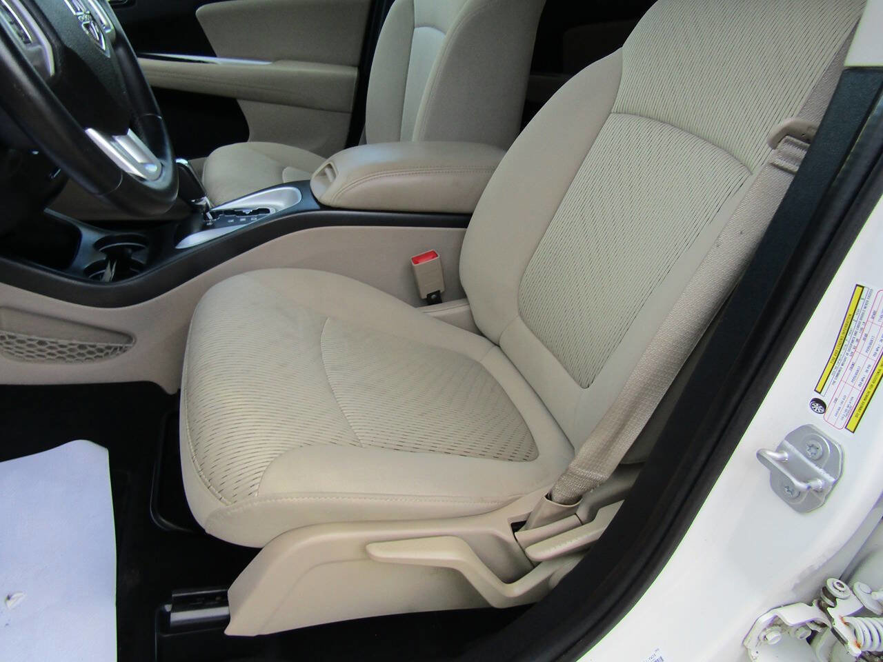 Used 2016 Dodge Journey SE w/ Safe & Sound Group image 10