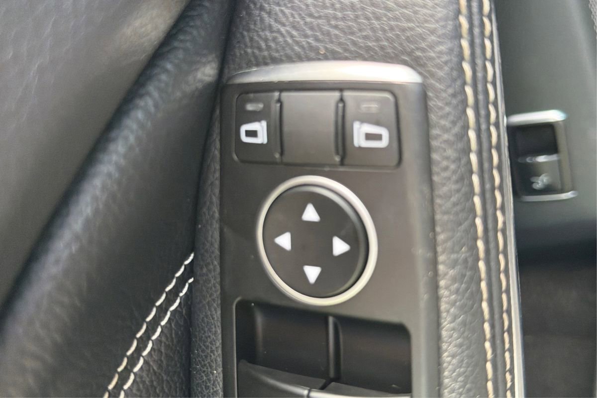 Used 2019 Mercedes-Benz GLA 250 4MATIC image 40